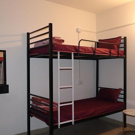 Nomad'S Nest Backpackers Hostel Guwahati Exterior foto